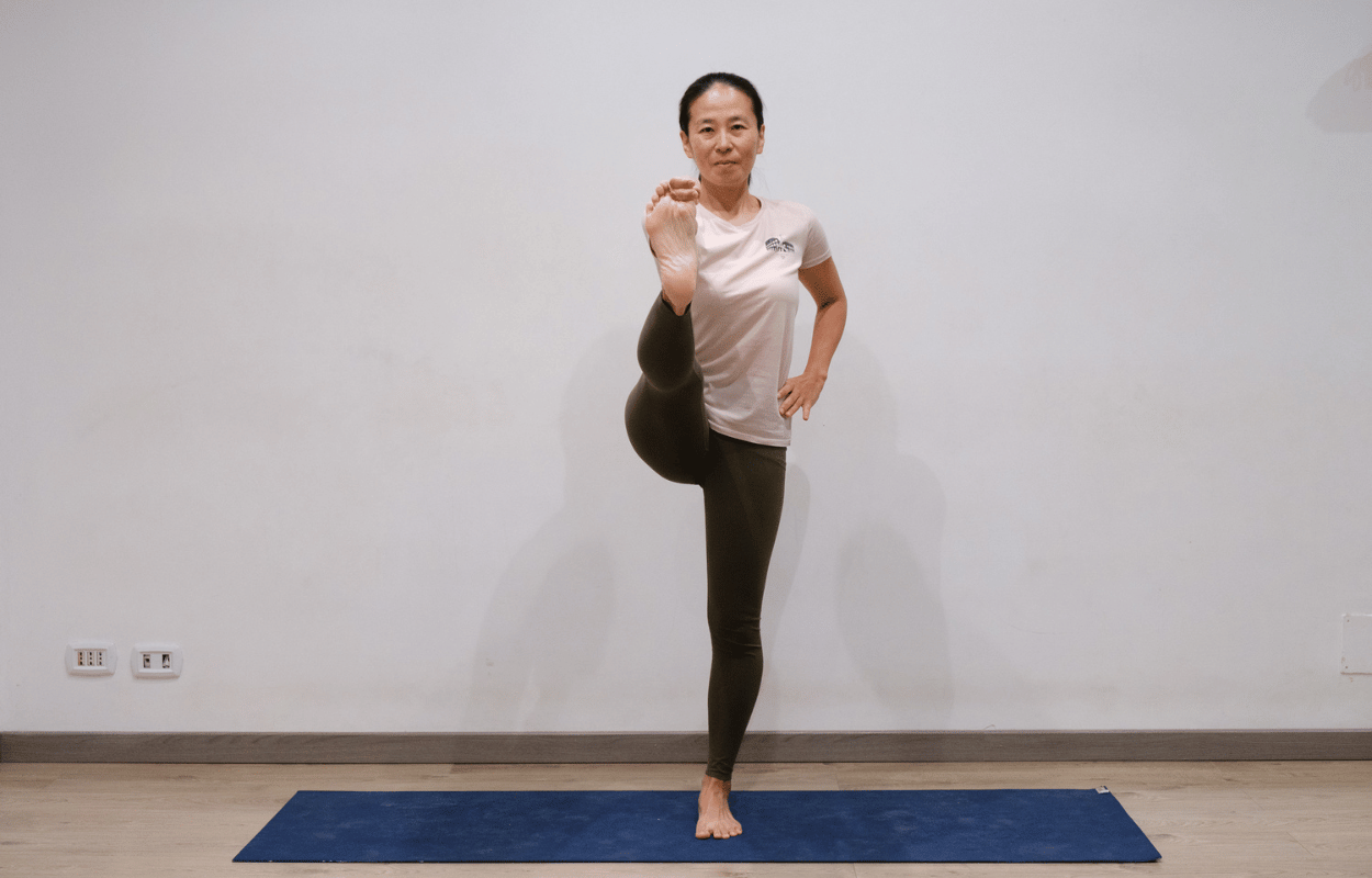 Mayumi Tomyioshi insegnante yoga